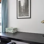 Bright House With Working Space アパート *