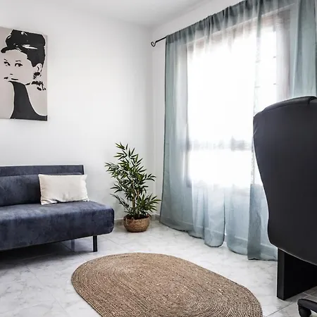 Bright House With Working Space Apartment El Medano (Tenerife)