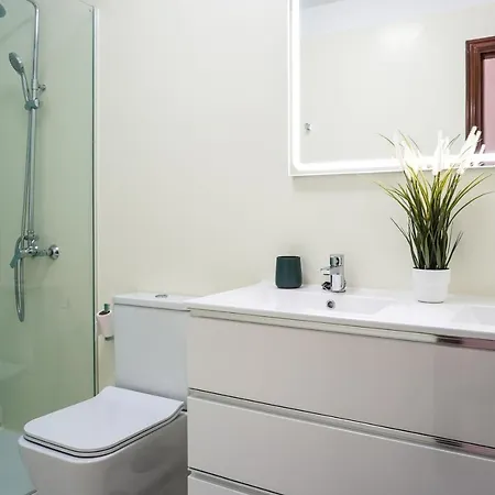 Bright House, Pool & Workspace Near Medano