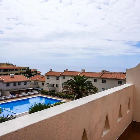 Bright House, Pool & Workspace Near Medano Эль-Медано
