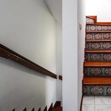 Bright House With Working Space Apartment