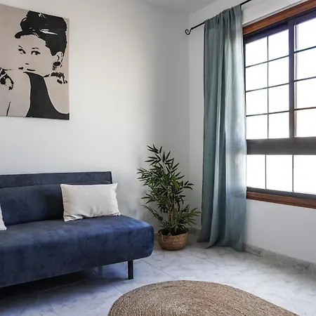 Bright House, Pool & Workspace Near Medano