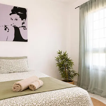 Bright House, Pool & Workspace Near Medano * Ελ Μέντανο