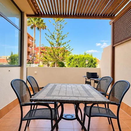 Bright House, Pool & Workspace Near Medano Ελ Μέντανο