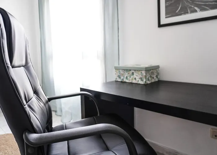 Apartament Bright House With Working Space