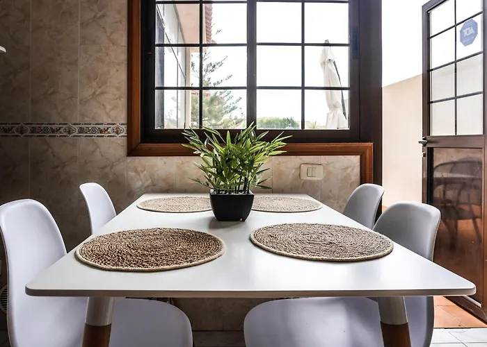 Bright House With Working Space Apartament El Médano