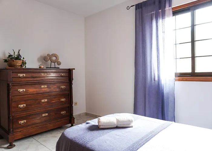 Bright House With Working Space Apartament