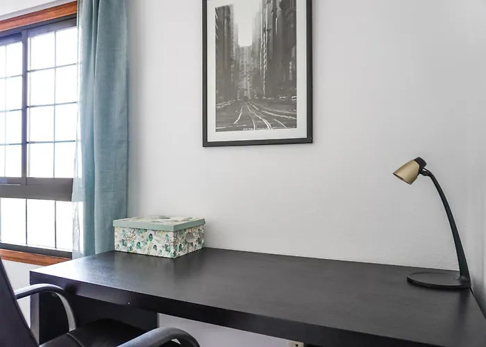 Bright House With Working Space Apartament *